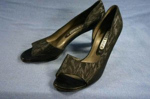PETER KAISER BLACK OPEN TOE/SIDE HEELS PUMPS 9.5 M