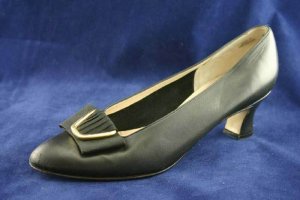 BALLY WOMENS BLACK LEATHER MID HEEL BOW PUMPS 8 N MINT