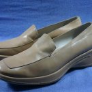BCBG MAX AZRIA TAN LEATHER WEDGE SOLE LOAFERS 9.5 B