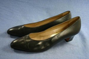 FERRAGAMO WOMENS GRAY LEATHER MID-HEEL PUMPS 10.5 AA