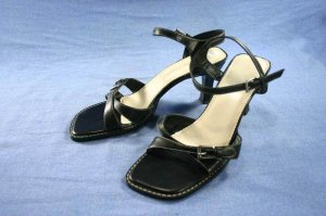 HILLARD & HANSON $69 BLACK  HIGH HEEL SANDALS 8.5 M NEW