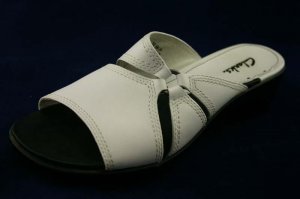 CLARKS WOMENS WHITE LEATHER SLIDE SANDALS 6.5 M EUC
