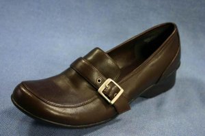 KENNETH COLE REACTION WOMENS BROWN LEATHER LOAFERS 8 M