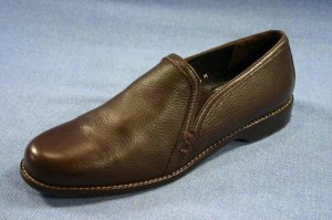 DONALD J PLINER WOMENS BROWN LEATHER LOAFERS SHOE 6 M