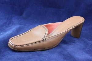 COLE HAAN COUNTRY BRN LEATHER MULES PUMPS 6.5 M NEW