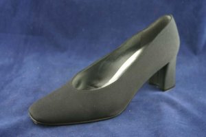 STUART WEITZMAN BLK GROS-GRAIN MID HEEL EVENING PUMPS 7