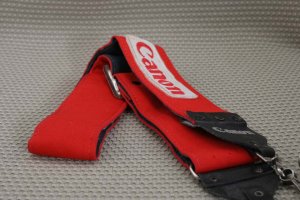 VTG RED CLOTH EMBROIDERED CAMERA STRAP HIPPIE CANON