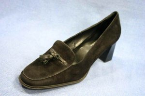 AEROSOLES BLACK SUEDE TASSEL LOAFER PUMPS 9 B EXCL