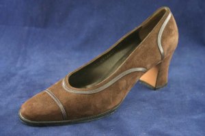 FERRAGAMO WOMENS BRN SUEDE LEATHER PUMPS 7 AA EUC