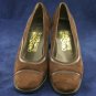 FERRAGAMO WOMENS BRN SUEDE LEATHER PUMPS 7 AA EUC