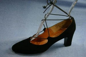 VINTAGE EVINS MAGNIN BLACK SUEDE MID HEEL PUMPS 5.5 AAA