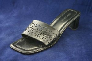 ANN TAYLOR WOMENS BLACK LEATHER SLIDE SANDALS 9 M EUC