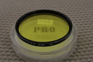 PROMASTER PRO 62mm Y2 YELLOW LENS FILTER MINT F1029