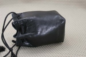 OLYMPUS 100N SOFT BLACK LEATHER CAMERA LENS POUCH