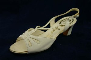 VINTAGE 60'S AMANO WHITE LEATHER SLINGBACKS 9 N NEW