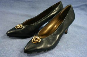VAN ELI ITALY WOMENS NAVY LEATHER PUMPS HEELS 7 M EUC