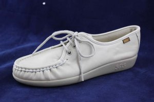 SAS WOMENS BEIGE LEATHER HANDSEWN OXFORDS 8 N BRAND NEW
