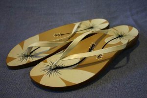 NORDSTROM WHITE LEATHER THONG SANDALS 12 M