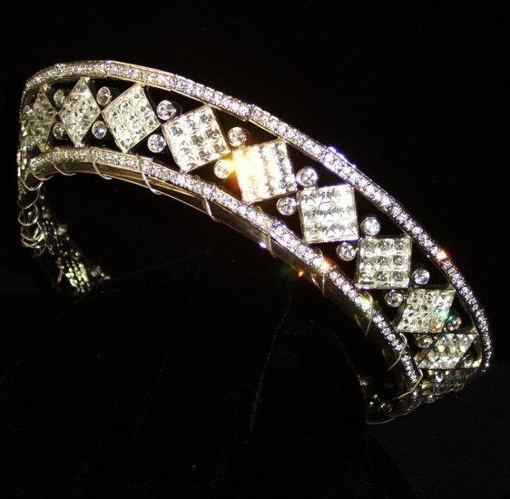 The Mirage Full Circle Tiara in Rhodium with Clear crystals