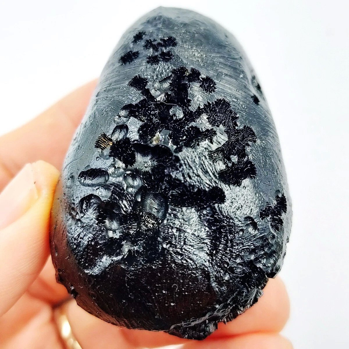 ST8056 : MUSEUM GRADE: RARE Anda (128g)Type Indochinite Tektite from Thailand!
