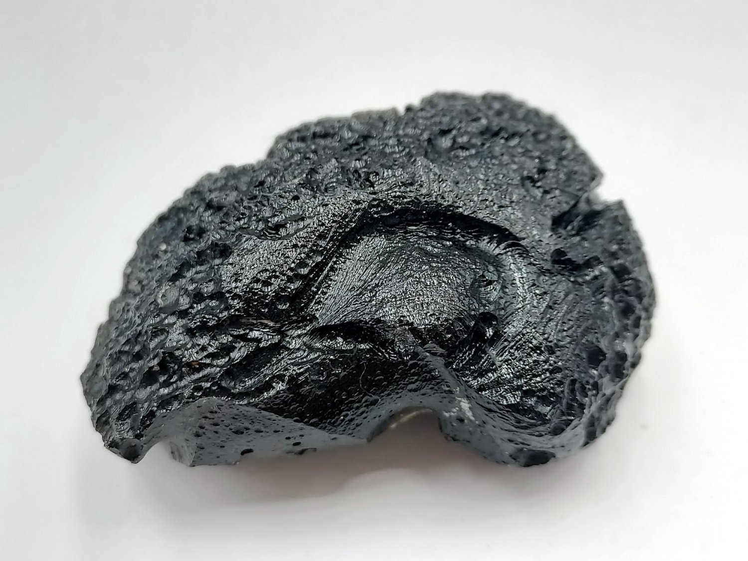 S08864 : Rare Shape Indochinite Tektite (56.9g) Meteorite Rare Collectible