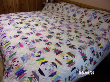 Off White & Multicolored King size Pineapple Quilt - measures 100x100 inches