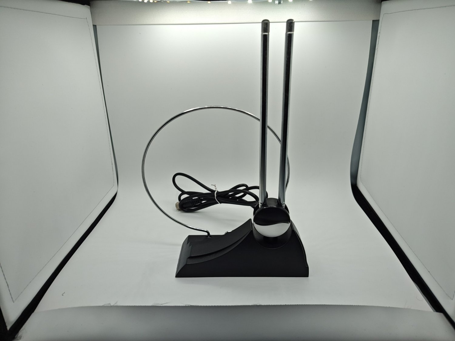 Antenna TV610 | Dipole | Digital TV Satelite UHF Loop Good Condition Unbranded