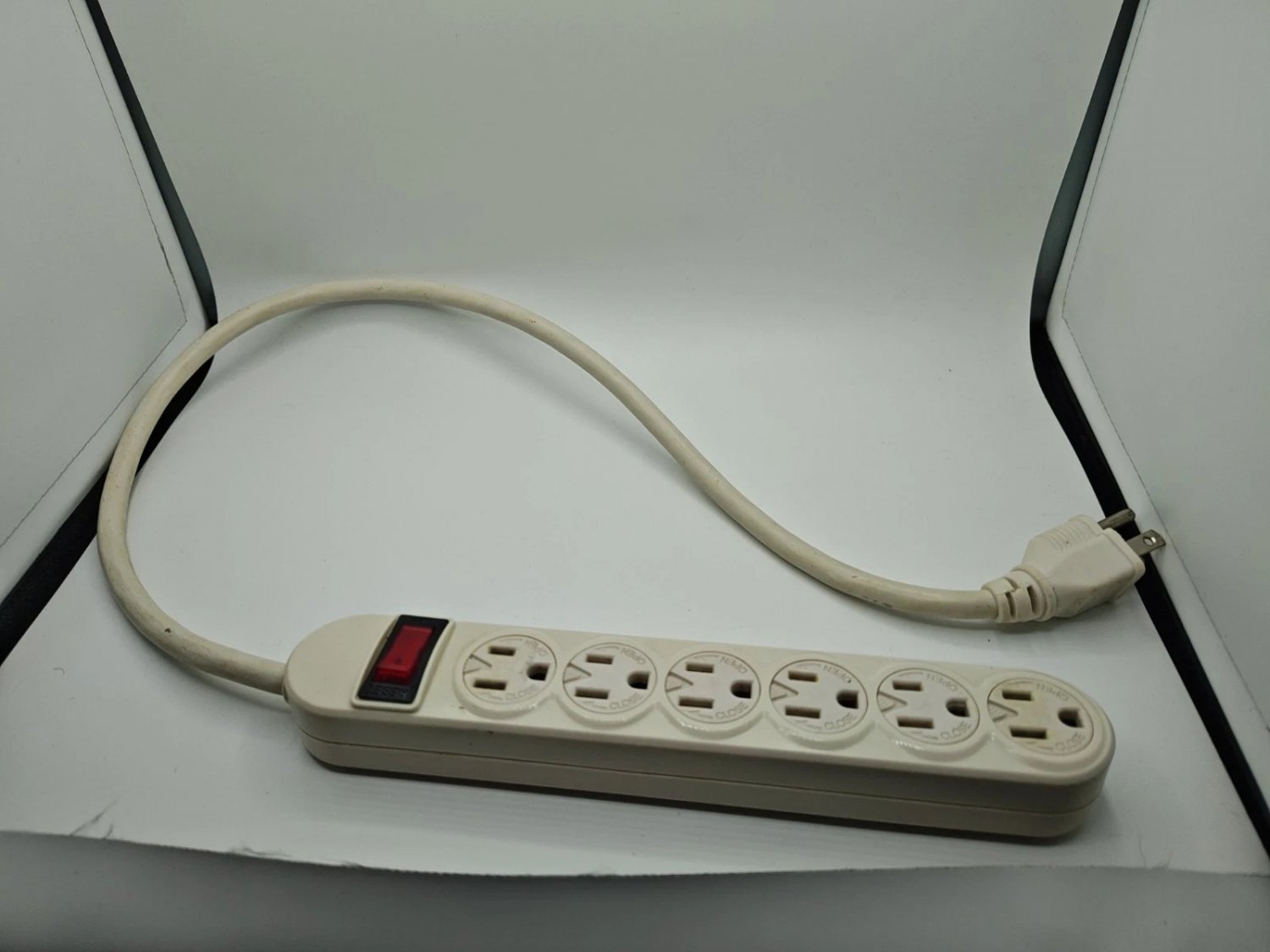 Belkin 6-Outlet Power Strip with five-foot cord, White