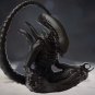 Meditating Alien Figurine â Sci-Fi Decorative Statue for Desk, Shelf & Collectors