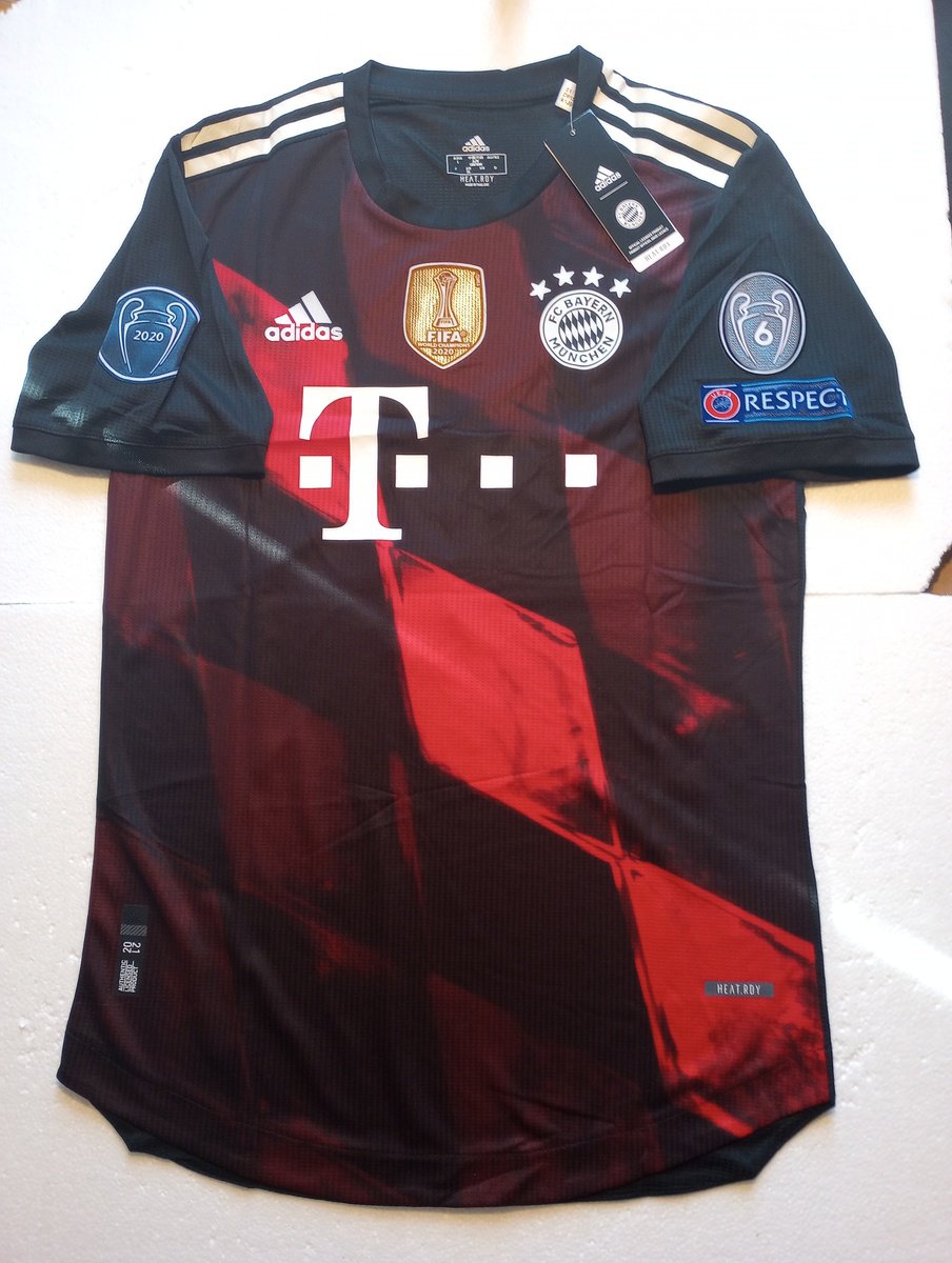Robert Lewandowski Bayern Munich UCL Match Slim Red Home Soccer Jersey 2020-2021