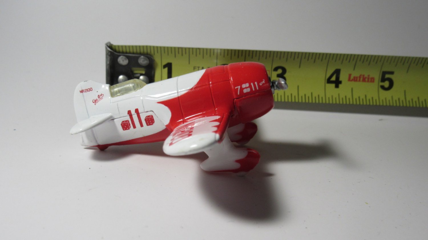 Matchbox Sky Busters Gee Bee Model R Super Sportster Diecast Plane &acirc;�� Red/White #