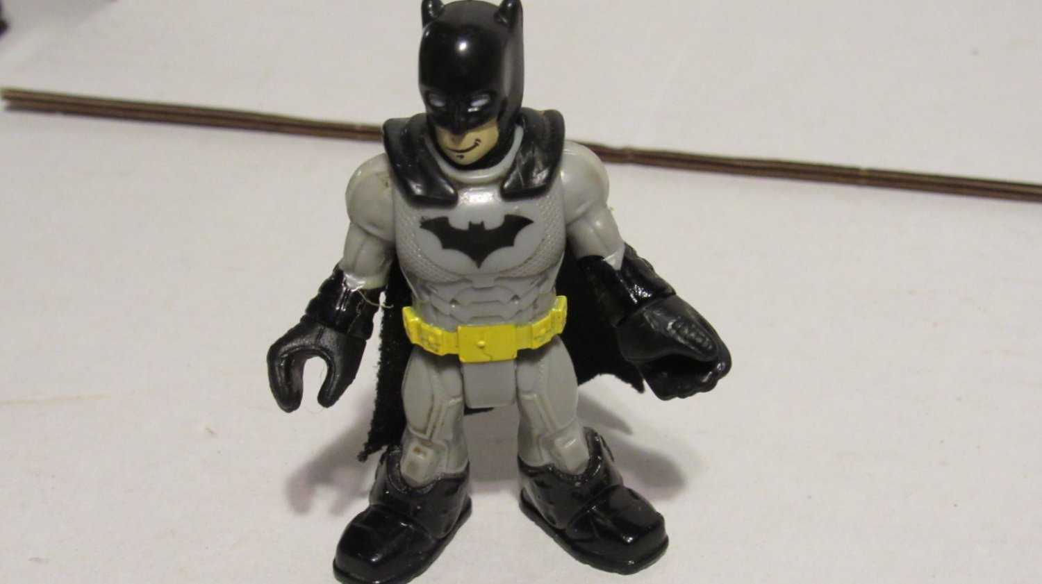 Fisher-Price Imaginext DC Super Friends Batman XL Action Figure 3" Tall Toy