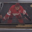 Steve Yzerman '99-00 UD Gold Reserve Card
