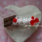 Creambarrette [choc bar, red berries]