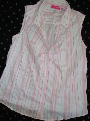FREE SHIPPING  Liz Lange Maternity Stretch Summer Top Sm EUC