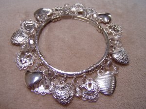 Silver Heart Dangle Stretch Bracelet