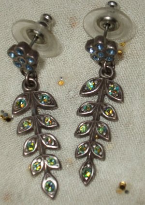 Kirks Folly green leaf simple earrings