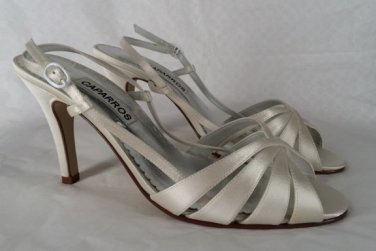Caparros Alec White Dyeable Silk Evening / Bridal Sandals Size 7 NEW $69