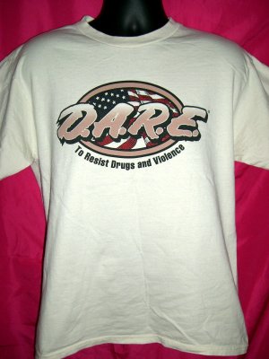D.A.R.E. DARE Medium/Large Cream T-Shirt "To Resist Drugs and Violence"