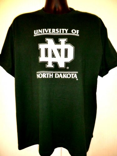 University of North Dakota T-Shirt Size XL