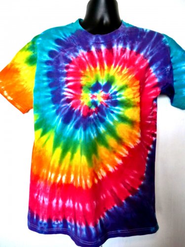 Tie Dye T-Shirt Size Large Rainbow Colors