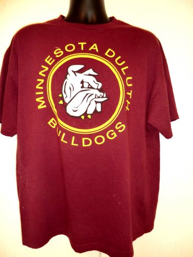 Minnesota DULUTH Bulldogs T-Shirt Size XL