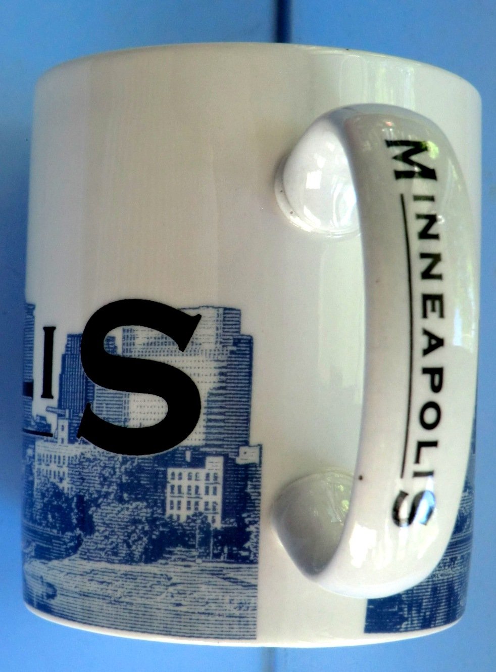 STARBUCKS Coffee Mug Minneapolis City of Lakes Minnesota 2002 SKYLINE SERIES