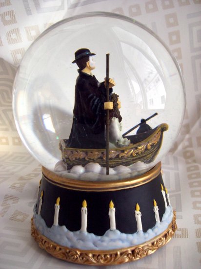 SOLD! Rare Vintage 1986 Phantom of the Opera Snowglobe Snow Globe San