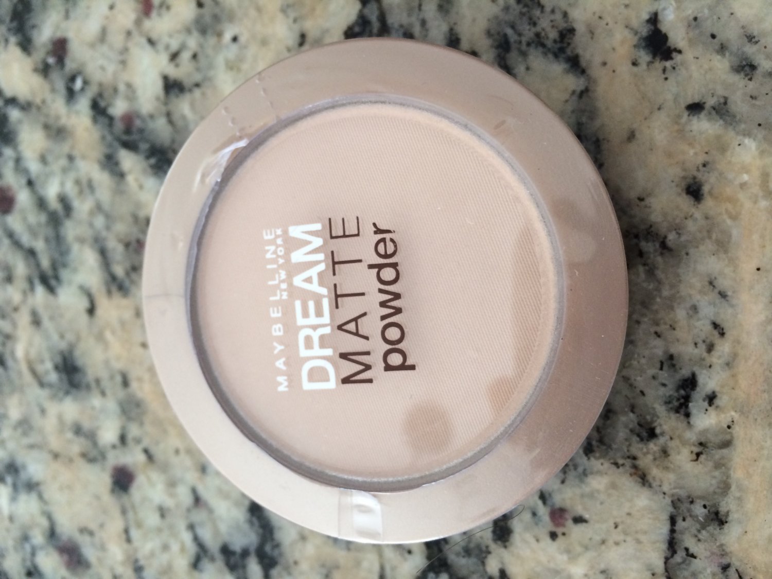 (1) Maybelline CREAM LIGHT 45 Dream Matte Powder Sealed Discontinued Rare
