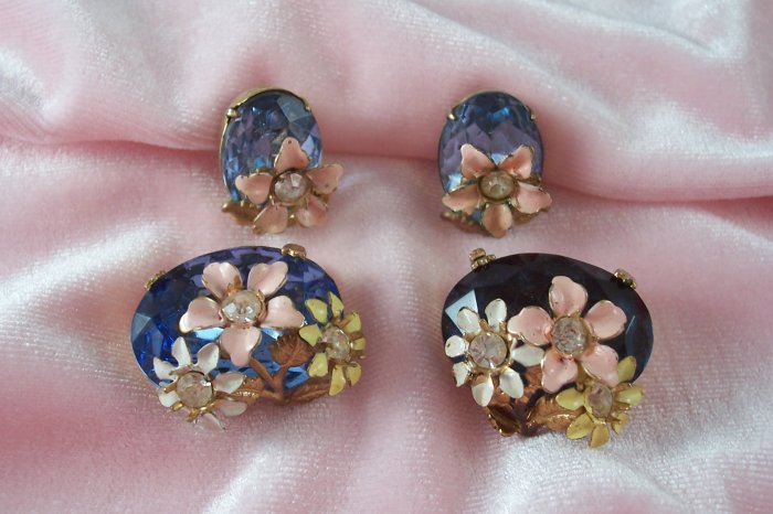Vintage Blue Cabochon Rhinestone Pin Earrings Set Enamel Flowers