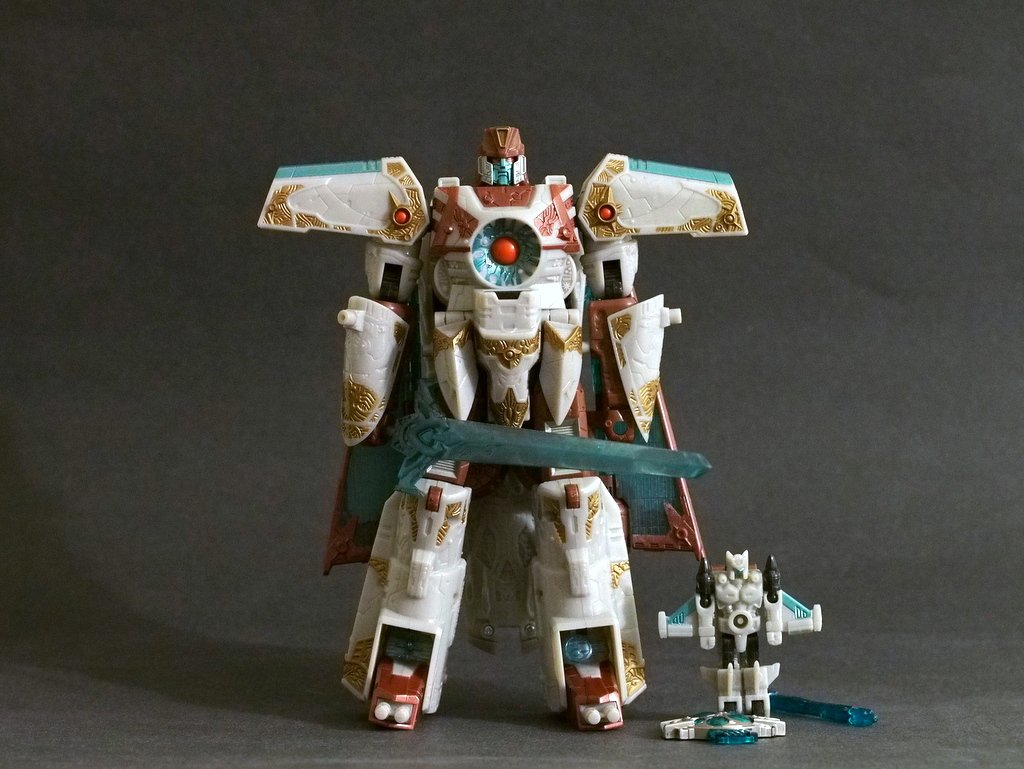 Transformers Cybertron Vector Prime with Safeguard Voyager Class