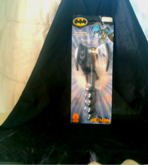 Batman Cape, Grapnel Hook & Bat Signal Cosplay Boys Costume Set Superhero Roleplay Accessory