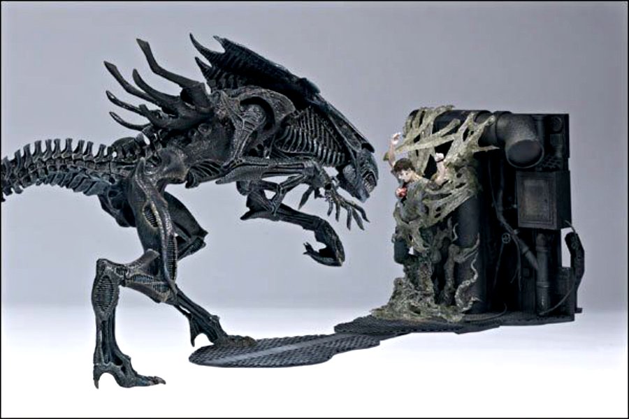 Queen Alien Deluxe Figure Aliens Diorama Set Movie Maniacs 6 McFarlane x Neca Predator Giger/Winston