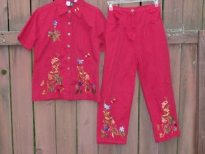 STUDIO WEST Red Embroidered Capri Set - Medium